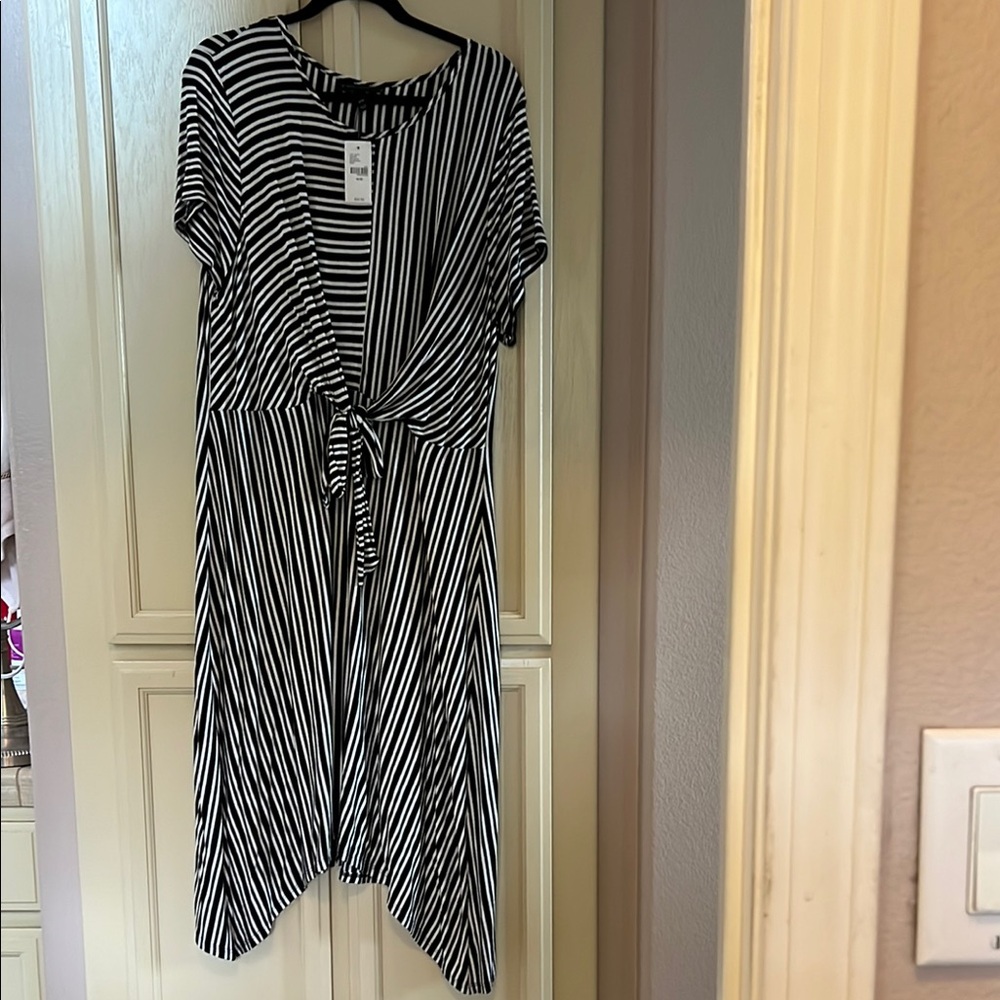 NWT  18/20 lane Bryant soft Black and White Striped Dress w/ tie at waist